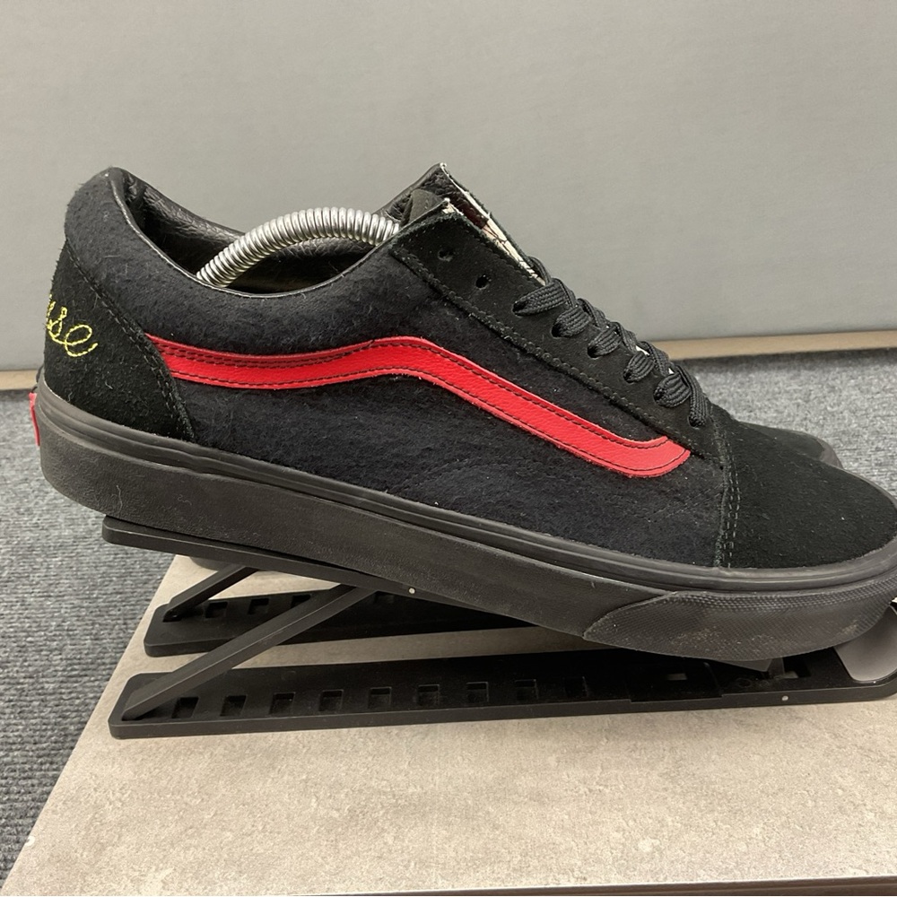 Vans X Mickey Mouse Club Old Skool Black Red 721356 Sneakers Mens Size 11 - Picture 3 of 8